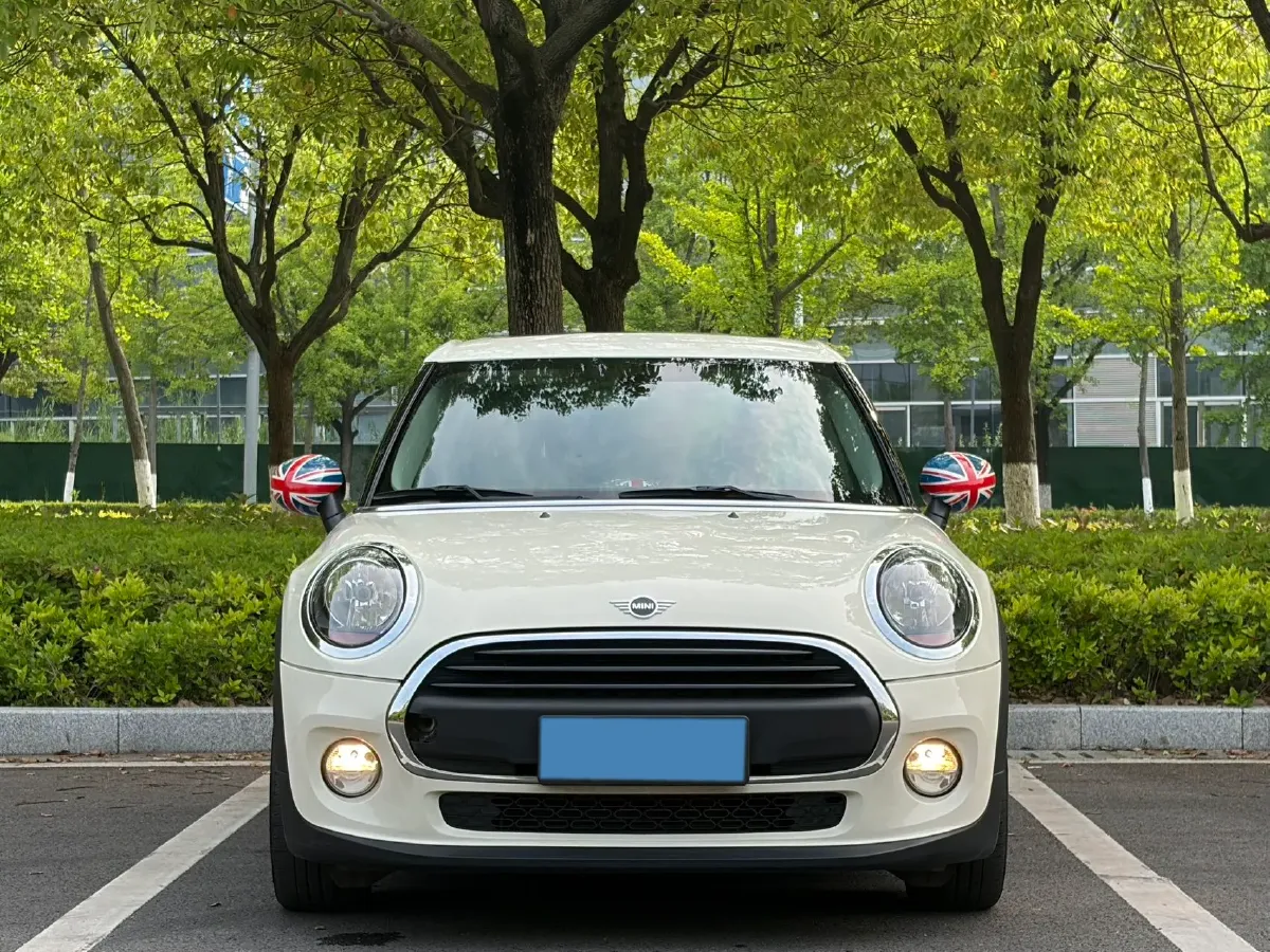 2019 MINI MINI 1.5T 102HP L3 7DCT,autocango,china used car exporter,china ev exporter,chinese used car exporter,chinese used ev exporter