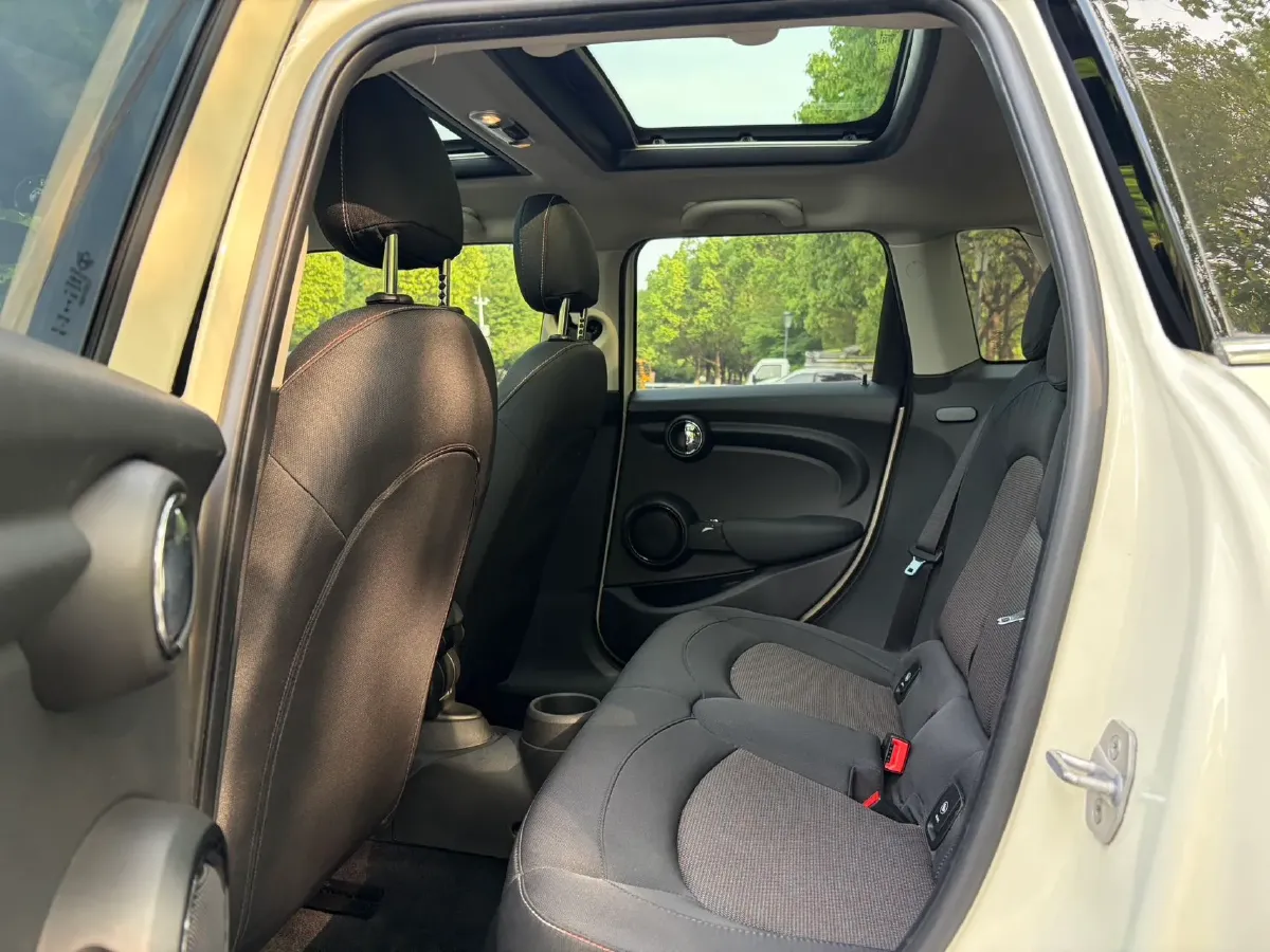 2019 MINI MINI 1.5T 102HP L3 7DCT,autocango,china used car exporter,china ev exporter,chinese used car exporter,chinese used ev exporter