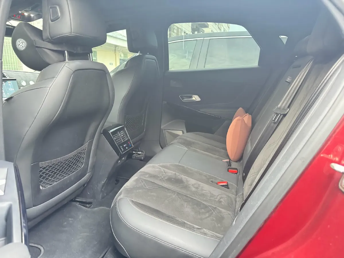 2018 DS 7 1.6T 220HP L4 8AT,autocango,china used car exporter,china ev exporter,chinese used car exporter,chinese used ev exporter