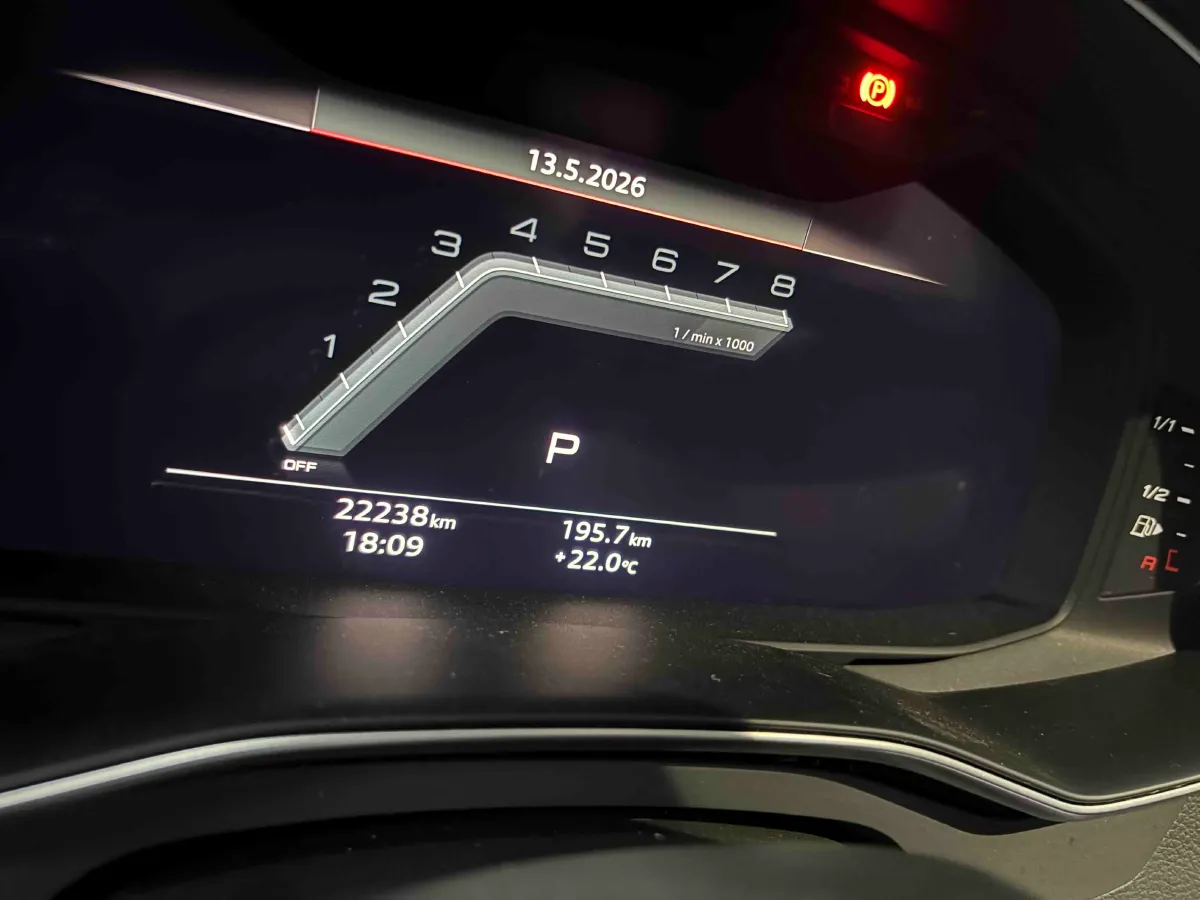 2024 Audi A7L 2.0T 245HP L4 7DCT,autocango,china used car exporter,china ev exporter,chinese used car exporter,chinese used ev exporter