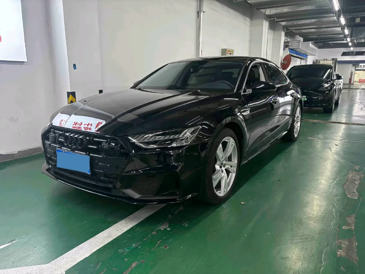2024 Audi A7L 2.0T 245HP L4 7DCT,autocango,china used car exporter,china ev exporter,chinese used car exporter,chinese used ev exporter