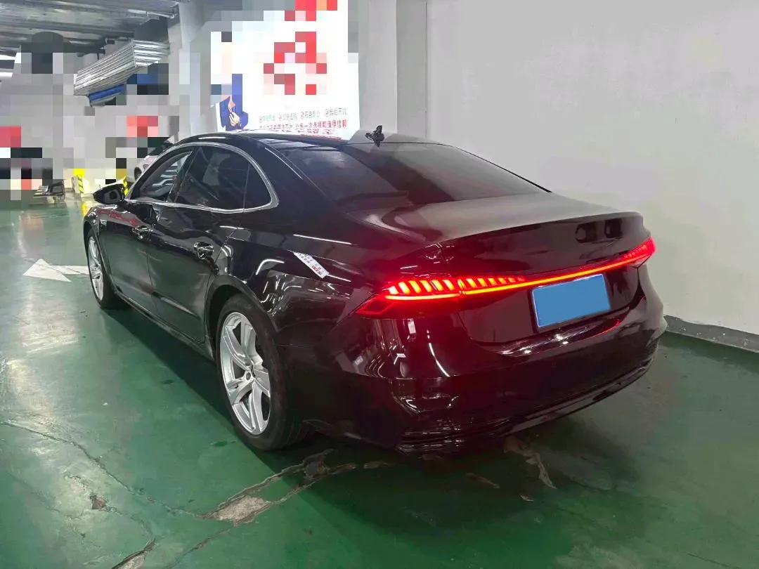 2024 Audi A7L 2.0T 245HP L4 7DCT,autocango,china used car exporter,china ev exporter,chinese used car exporter,chinese used ev exporter