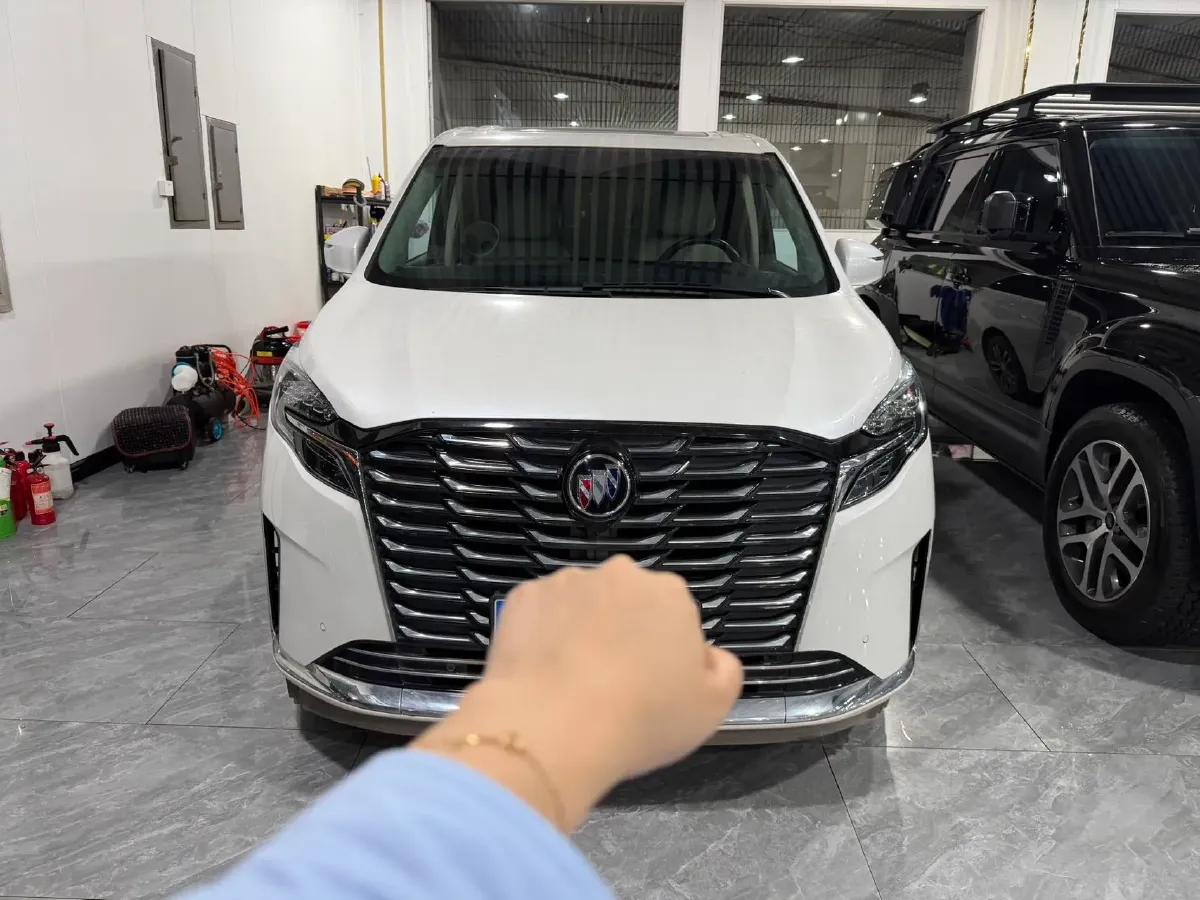 2023 Buick GL8 2.0T 237HP L4 9AT,autocango,china used car exporter,china ev exporter,chinese used car exporter,chinese used ev exporter