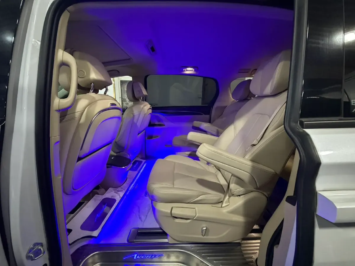 2023 Buick GL8 2.0T 237HP L4 9AT,autocango,china used car exporter,china ev exporter,chinese used car exporter,chinese used ev exporter