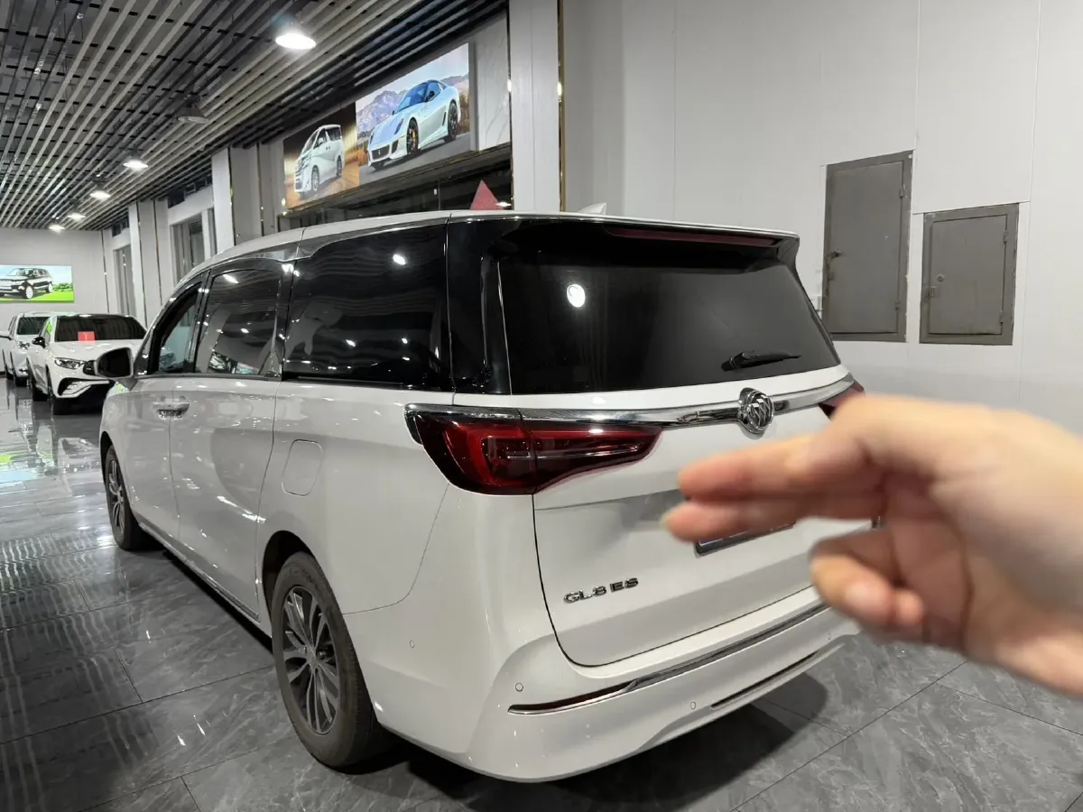 2023 Buick GL8 2.0T 237HP L4 9AT,autocango,china used car exporter,china ev exporter,chinese used car exporter,chinese used ev exporter