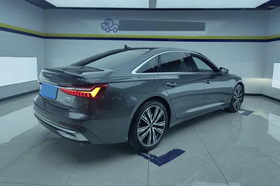 2023 Audi A6L 2.0T 245HP L4 7DCT,autocango,china used car exporter,china ev exporter,chinese used car exporter,chinese used ev exporter