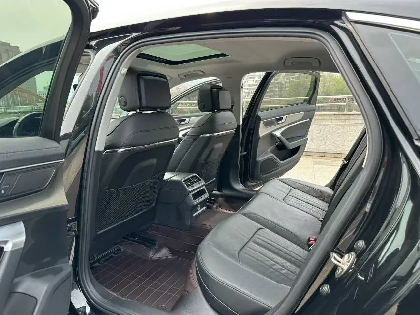 2021 Audi A6L 2.0T 190HP L4 7DCT,autocango,china used car exporter,china ev exporter,chinese used car exporter,chinese used ev exporter