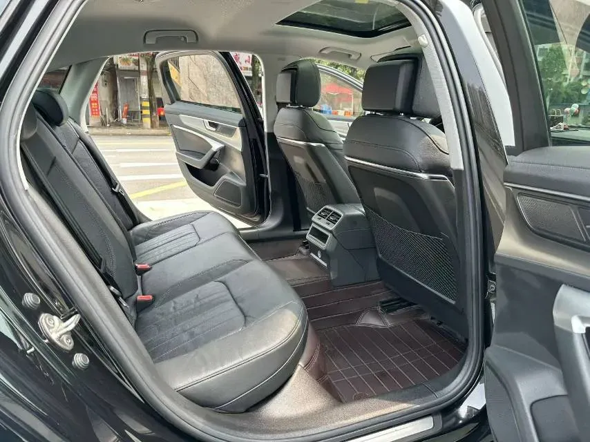 2021 Audi A6L 2.0T 190HP L4 7DCT,autocango,china used car exporter,china ev exporter,chinese used car exporter,chinese used ev exporter