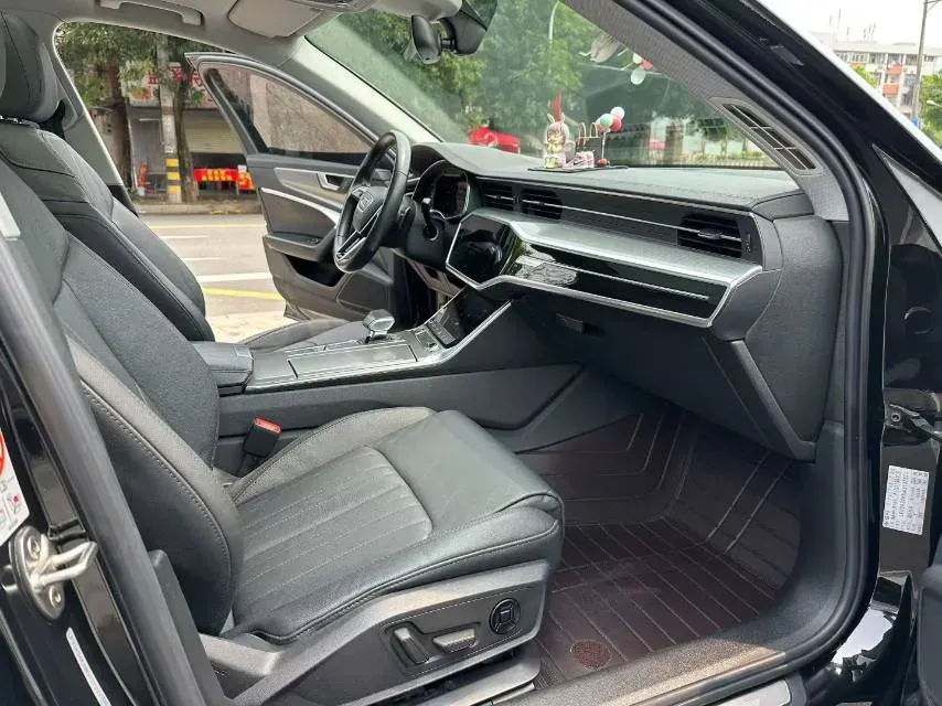 2021 Audi A6L 2.0T 190HP L4 7DCT,autocango,china used car exporter,china ev exporter,chinese used car exporter,chinese used ev exporter