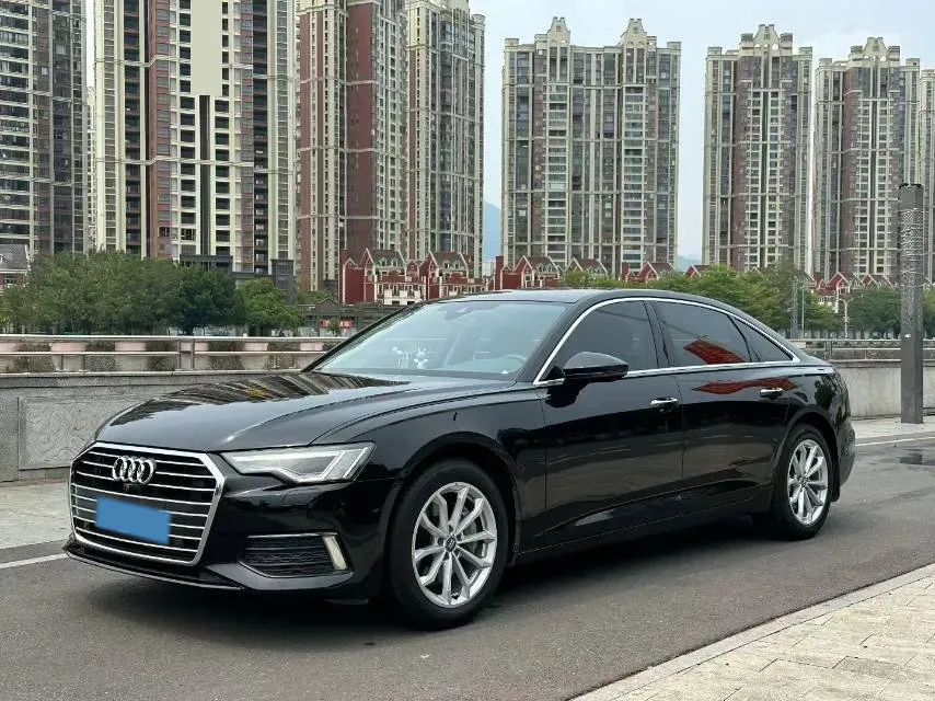 2021 Audi A6L 2.0T 190HP L4 7DCT,autocango,china used car exporter,china ev exporter,chinese used car exporter,chinese used ev exporter
