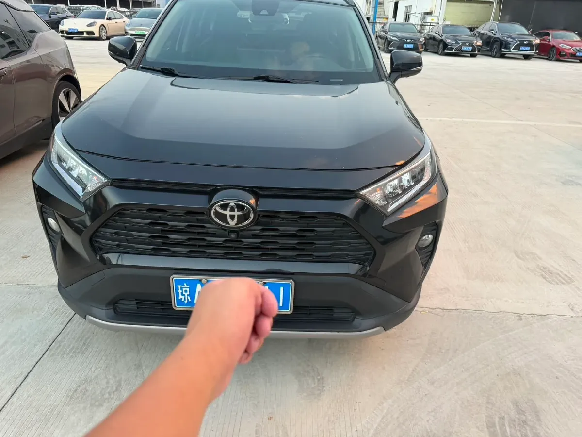 2020 Toyota RAV4 2.0L 171HP L4 CVT,autocango,china used car exporter,china ev exporter,chinese used car exporter,chinese used ev exporter