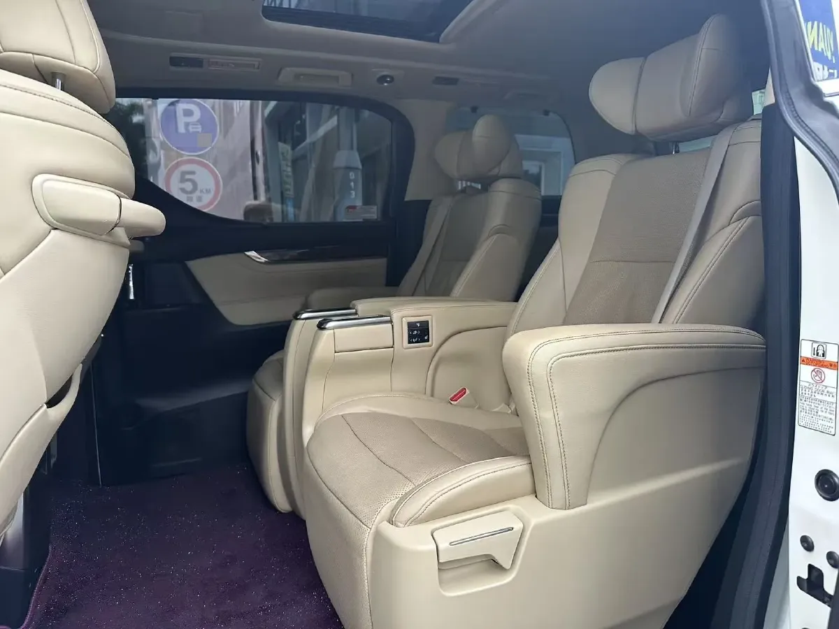 2018 Toyota Alphard 3.5L 301HP V6 8AT,autocango,china used car exporter,china ev exporter,chinese used car exporter,chinese used ev exporter