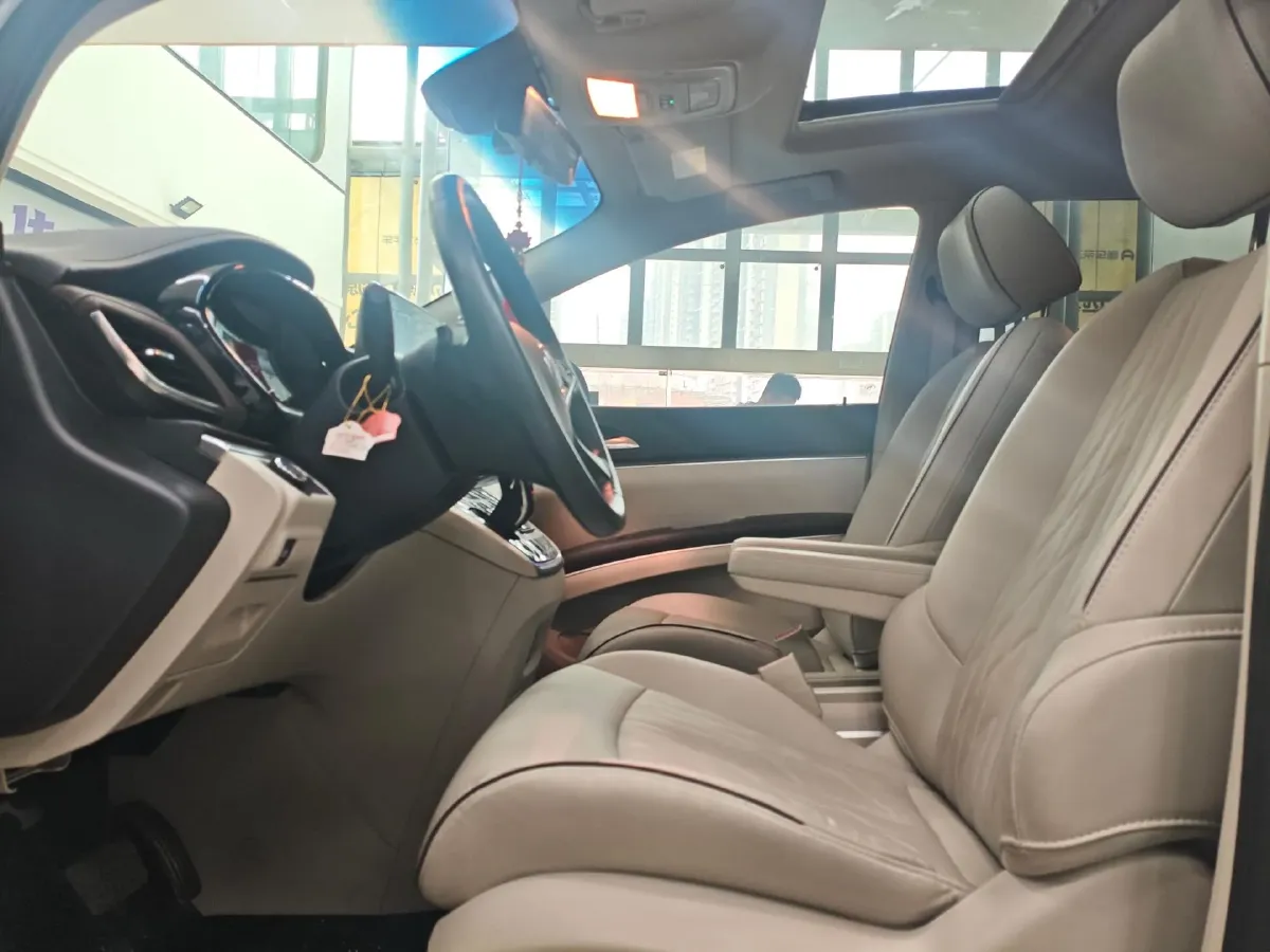 2022 Buick GL8 2.0T 237HP L4 9AT,autocango,china used car exporter,china ev exporter,chinese used car exporter,chinese used ev exporter
