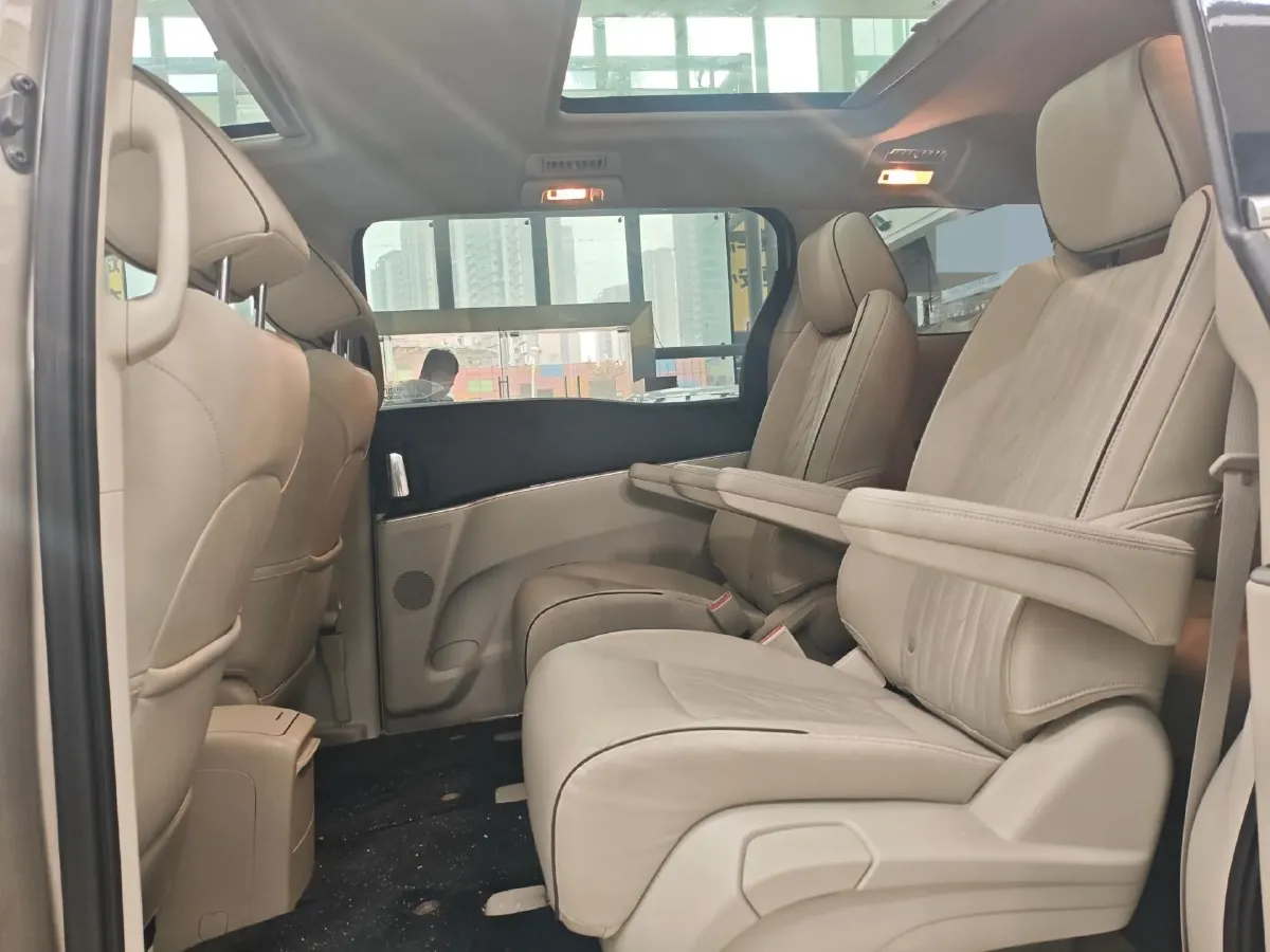 2022 Buick GL8 2.0T 237HP L4 9AT,autocango,china used car exporter,china ev exporter,chinese used car exporter,chinese used ev exporter