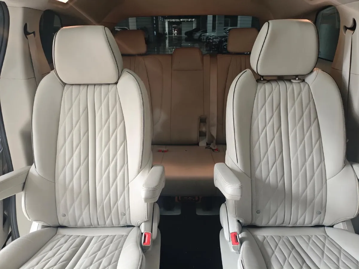 2022 Buick GL8 2.0T 237HP L4 9AT,autocango,china used car exporter,china ev exporter,chinese used car exporter,chinese used ev exporter
