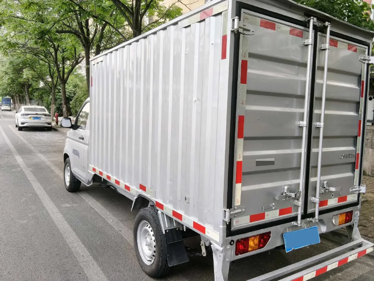 2023 WuLing RongGuang New Truck 1.5L 102HP L4 5MT,autocango,china used car exporter,china ev exporter,chinese used car exporter,chinese used ev exporter