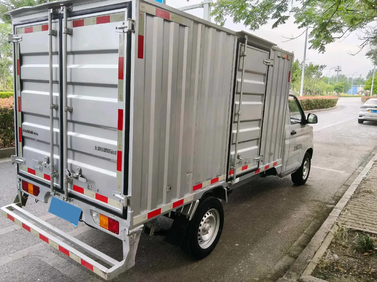2023 WuLing RongGuang New Truck 1.5L 102HP L4 5MT,autocango,china used car exporter,china ev exporter,chinese used car exporter,chinese used ev exporter