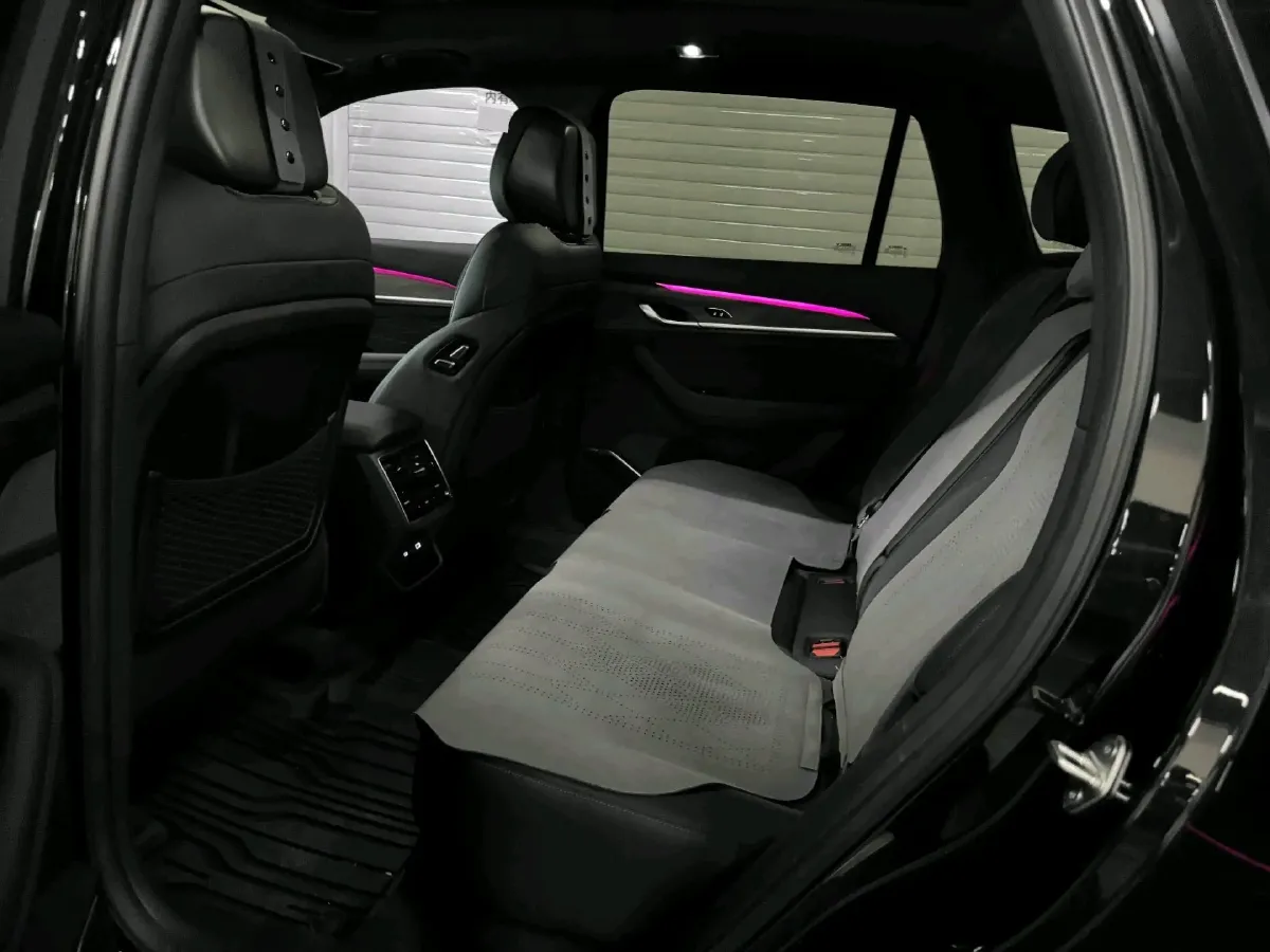 2025 Geely Monjaro 2.0T 238HP L4 8AT,autocango,china used car exporter,china ev exporter,chinese used car exporter,chinese used ev exporter