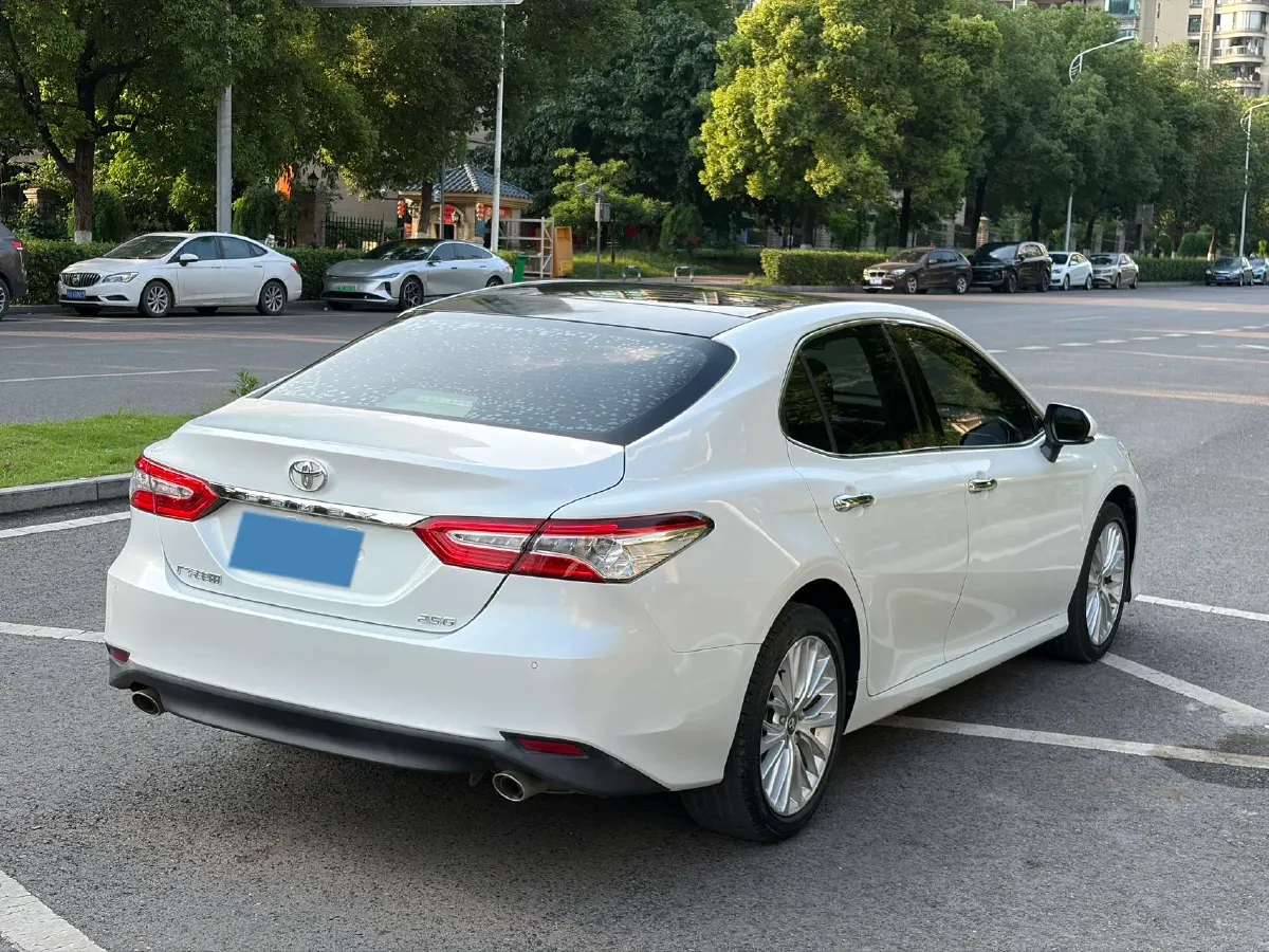 2021 Toyota Camry 2.5L 209HP L4 8AT,autocango,china used car exporter,china ev exporter,chinese used car exporter,chinese used ev exporter