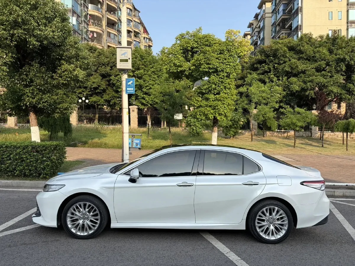 2021 Toyota Camry 2.5L 209HP L4 8AT,autocango,china used car exporter,china ev exporter,chinese used car exporter,chinese used ev exporter
