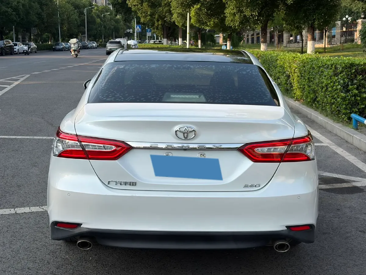2021 Toyota Camry 2.5L 209HP L4 8AT,autocango,china used car exporter,china ev exporter,chinese used car exporter,chinese used ev exporter