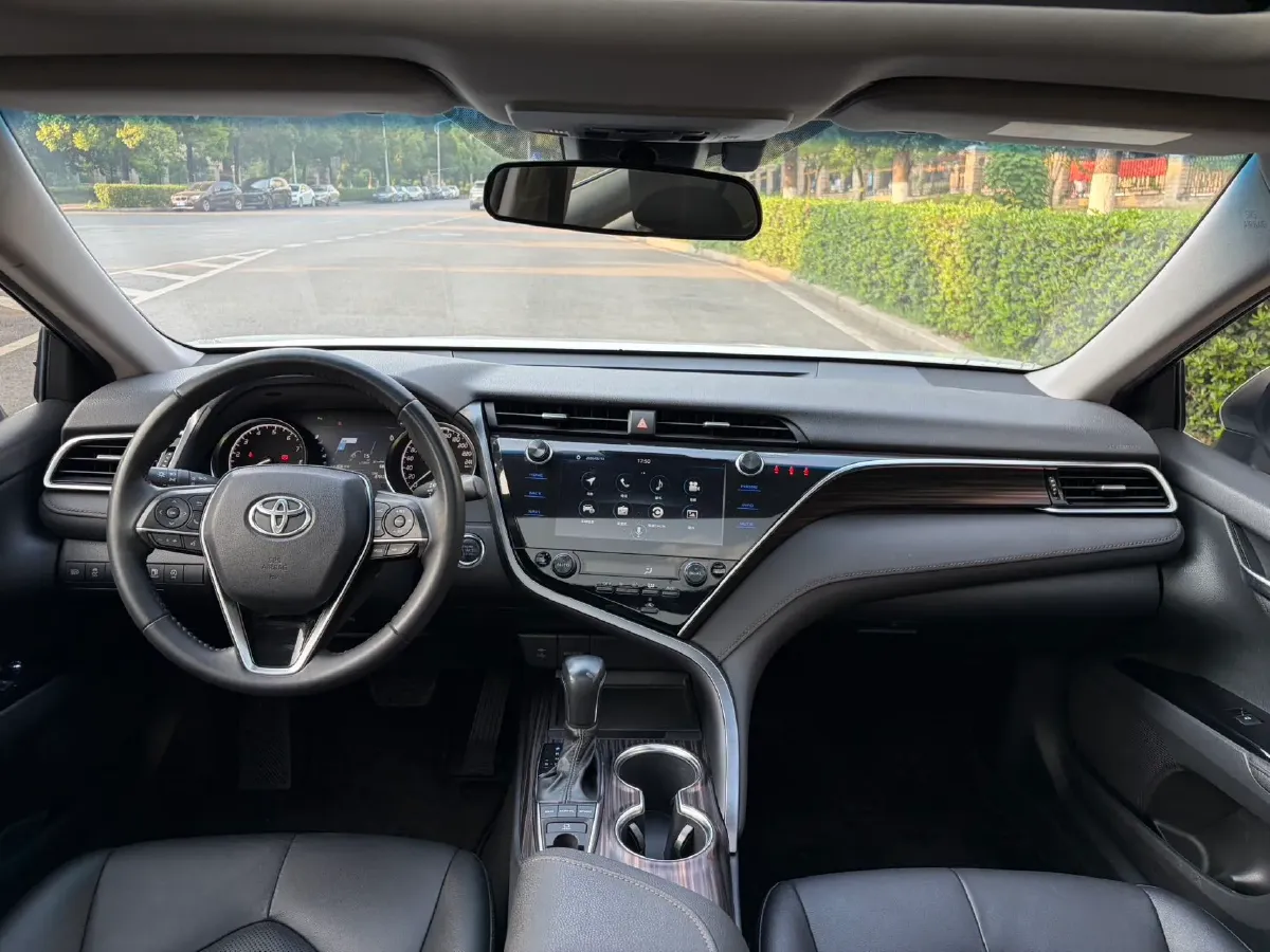 2021 Toyota Camry 2.5L 209HP L4 8AT,autocango,china used car exporter,china ev exporter,chinese used car exporter,chinese used ev exporter