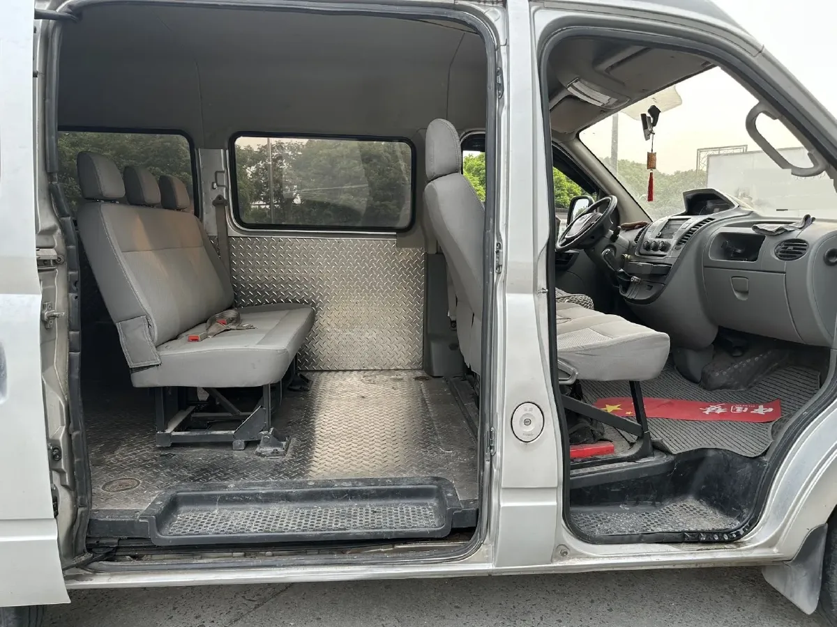 2013 MAXUS XinTu V80 2.5T 136HP L4 5MT,autocango,china used car exporter,china ev exporter,chinese used car exporter,chinese used ev exporter