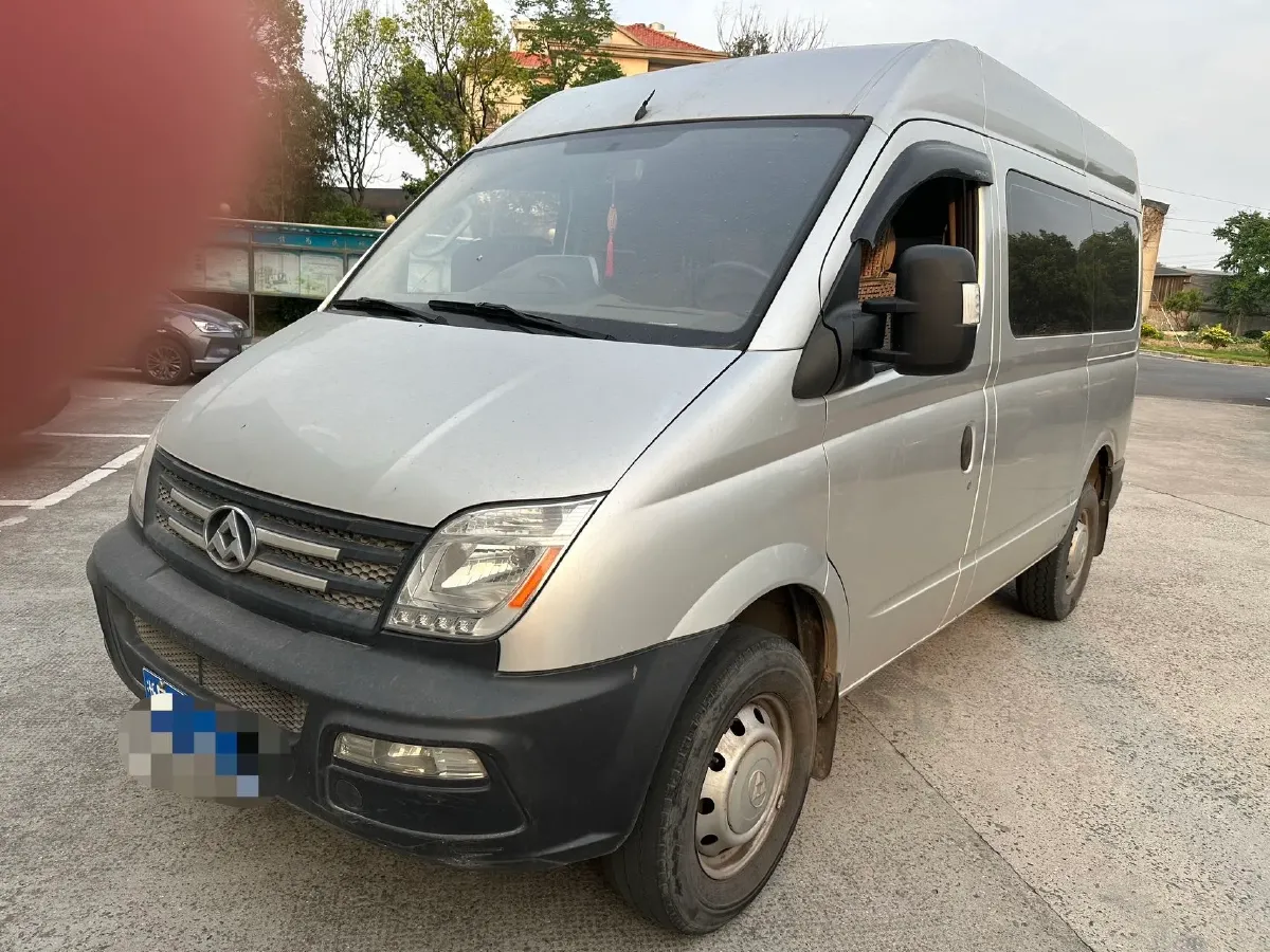 2013 MAXUS XinTu V80 2.5T 136HP L4 5MT,autocango,china used car exporter,china ev exporter,chinese used car exporter,chinese used ev exporter