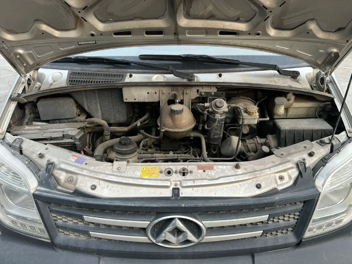 2013 MAXUS XinTu V80 2.5T 136HP L4 5MT,autocango,china used car exporter,china ev exporter,chinese used car exporter,chinese used ev exporter