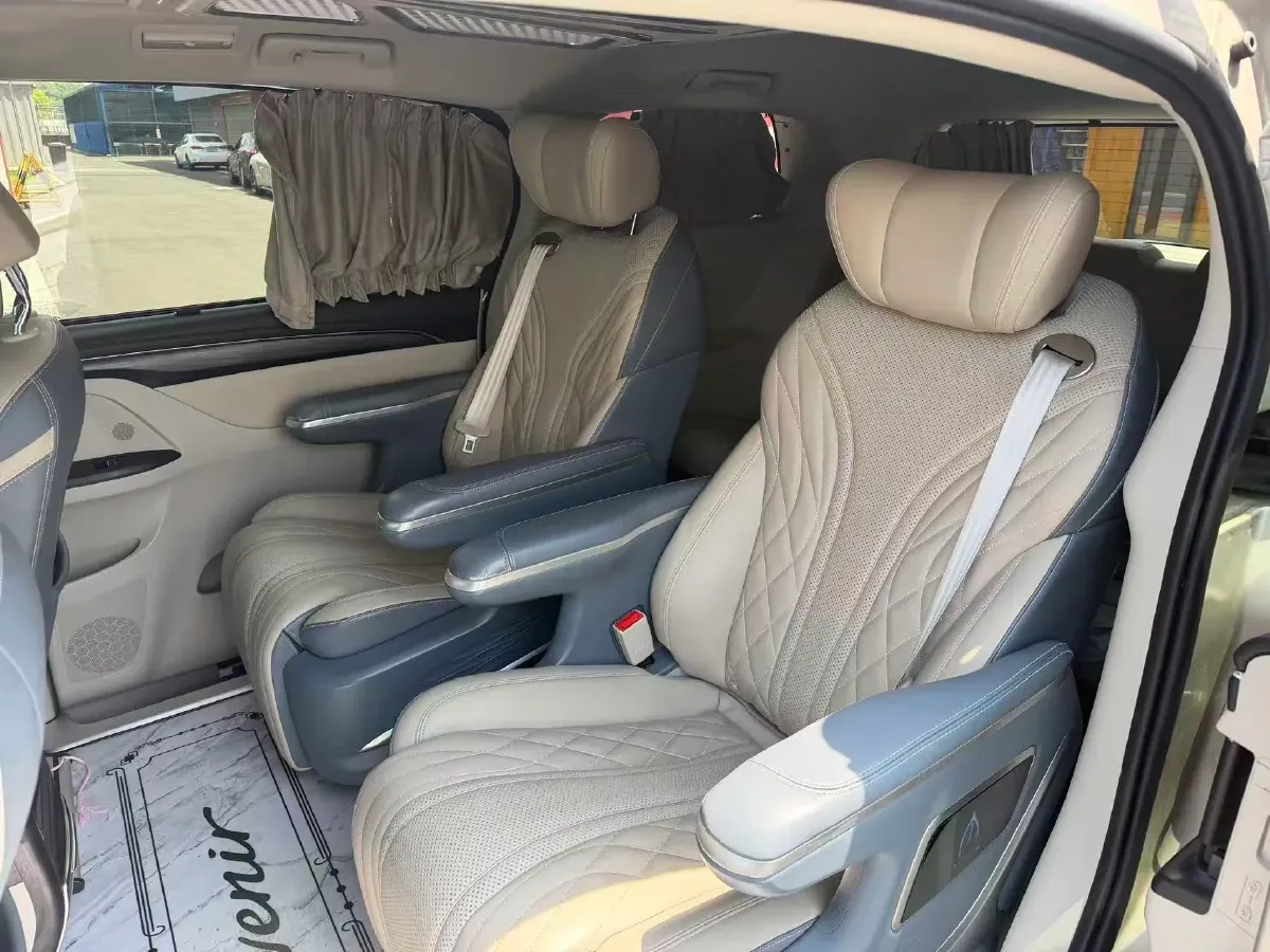 2023 Buick GL8 2.0T 237HP L4 9AT,autocango,china used car exporter,china ev exporter,chinese used car exporter,chinese used ev exporter