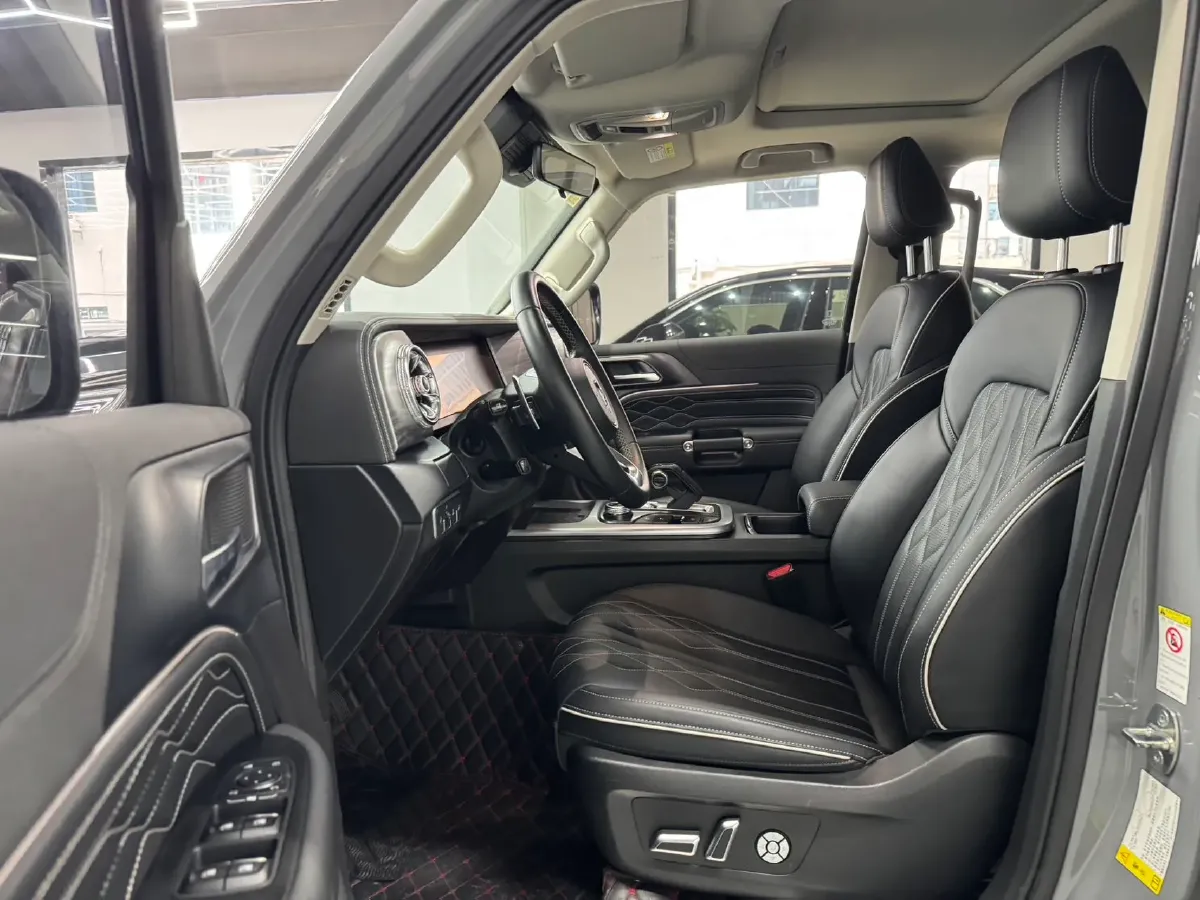 2022 Tank 300 2.0T 227HP L4 8AT,autocango,china used car exporter,china ev exporter,chinese used car exporter,chinese used ev exporter