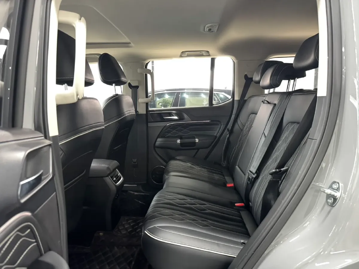 2022 Tank 300 2.0T 227HP L4 8AT,autocango,china used car exporter,china ev exporter,chinese used car exporter,chinese used ev exporter