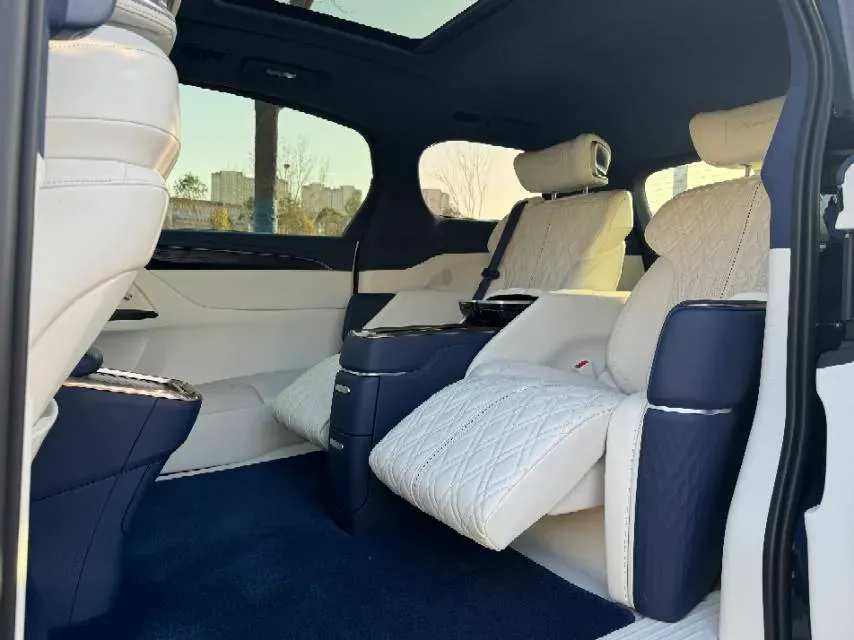 2022 Buick GL8 2.0T 237HP L4 9AT,autocango,china used car exporter,china ev exporter,chinese used car exporter,chinese used ev exporter