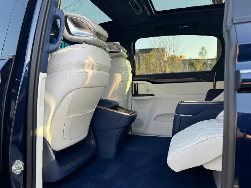 2022 Buick GL8 2.0T 237HP L4 9AT,autocango,china used car exporter,china ev exporter,chinese used car exporter,chinese used ev exporter