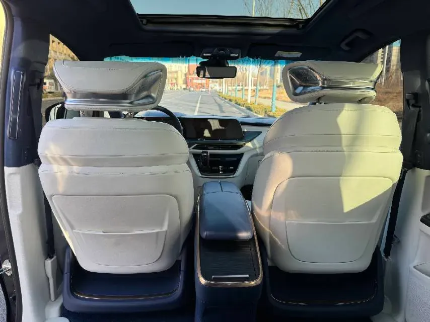 2022 Buick GL8 2.0T 237HP L4 9AT,autocango,china used car exporter,china ev exporter,chinese used car exporter,chinese used ev exporter