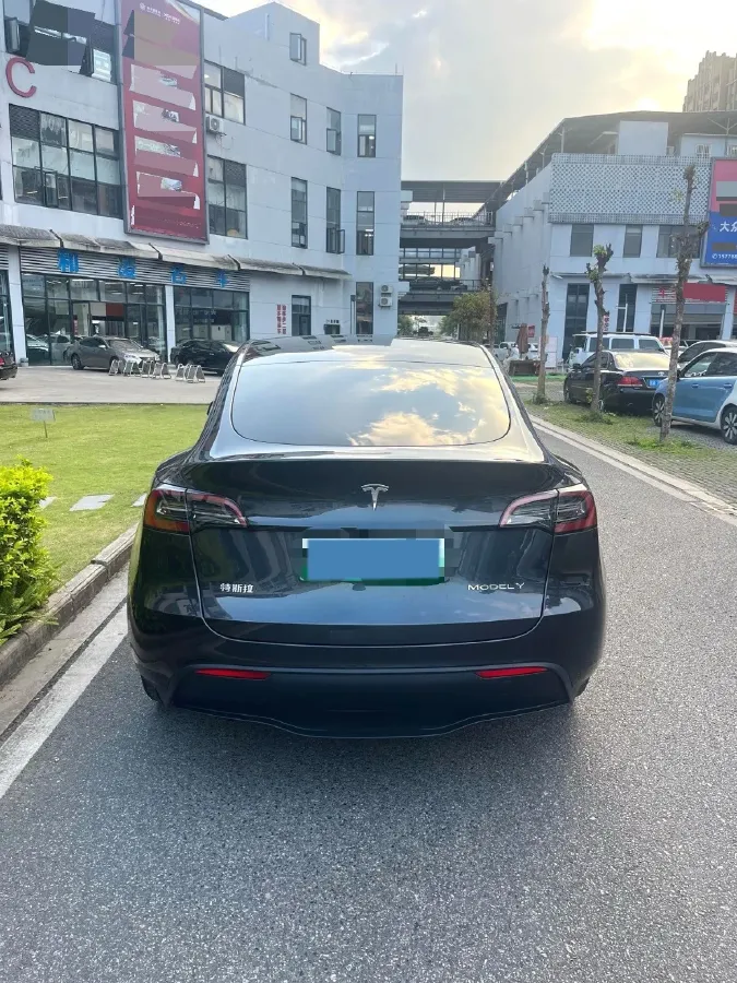 2024 Tesla Model Y BEV 78.4KWH,autocango,china used car exporter,china ev exporter,chinese used car exporter,chinese used ev exporter