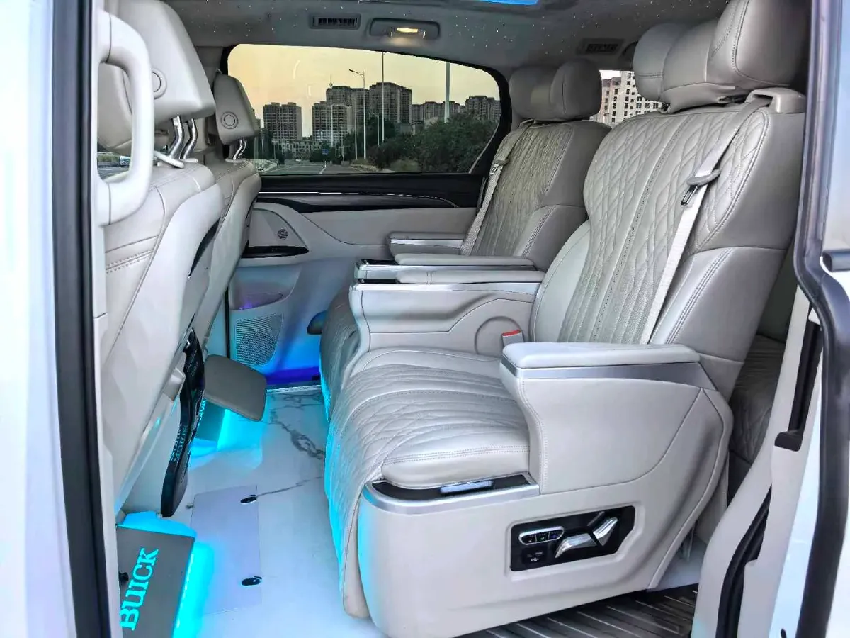 2022 Buick GL8 2.0T 237HP L4 9AT,autocango,china used car exporter,china ev exporter,chinese used car exporter,chinese used ev exporter