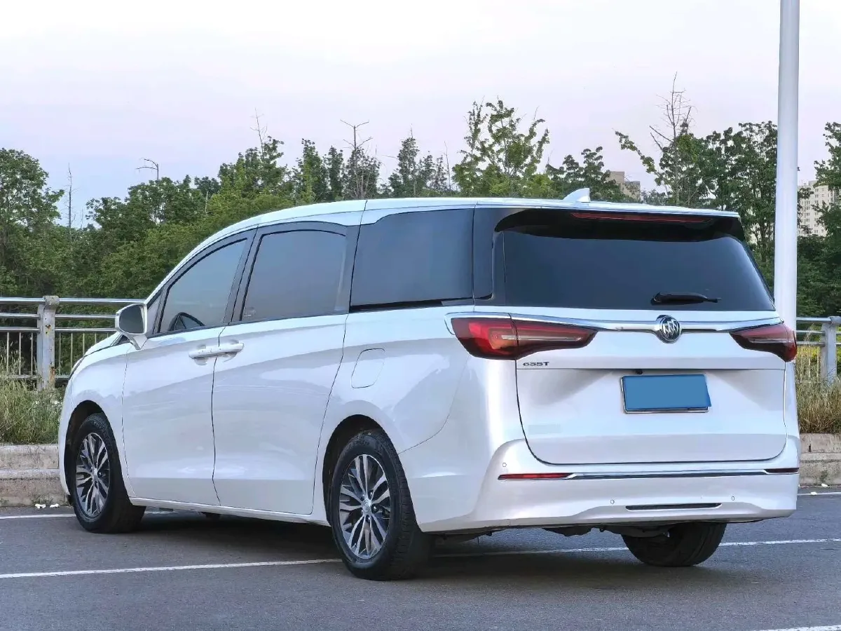 2022 Buick GL8 2.0T 237HP L4 9AT,autocango,china used car exporter,china ev exporter,chinese used car exporter,chinese used ev exporter
