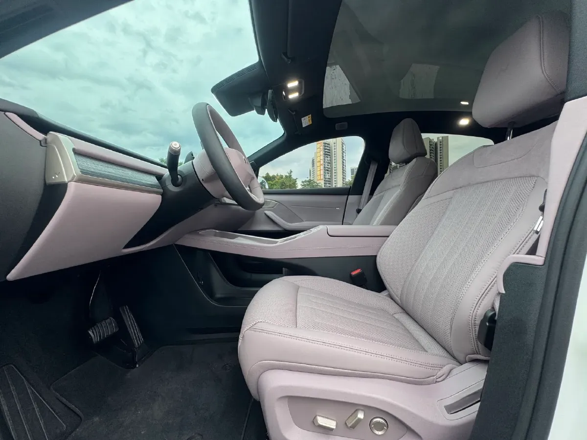 2024 IM L6 BEV 75KWH,autocango,china used car exporter,china ev exporter,chinese used car exporter,chinese used ev exporter