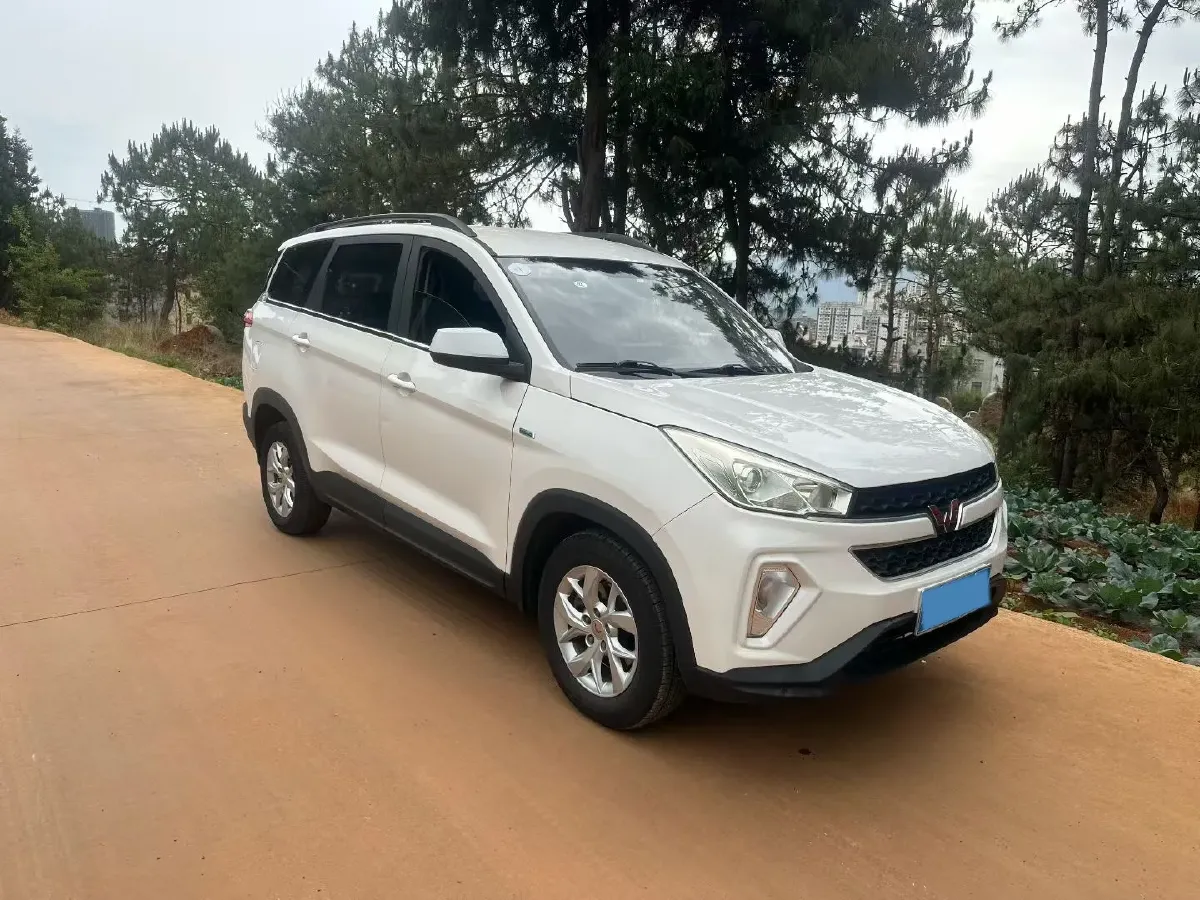 2019 Venucia M50V 1.5L 112HP L4 5MT,autocango,china used car exporter,china ev exporter,chinese used car exporter,chinese used ev exporter