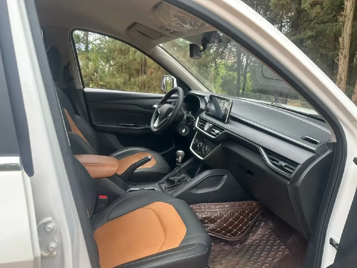 2019 Venucia M50V 1.5L 112HP L4 5MT,autocango,china used car exporter,china ev exporter,chinese used car exporter,chinese used ev exporter