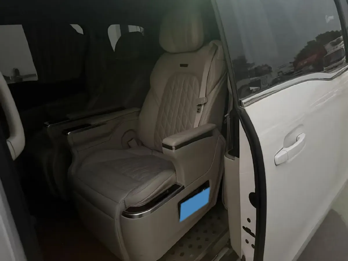 2021 Buick GL8 2.0T 237HP L4 9AT,autocango,china used car exporter,china ev exporter,chinese used car exporter,chinese used ev exporter