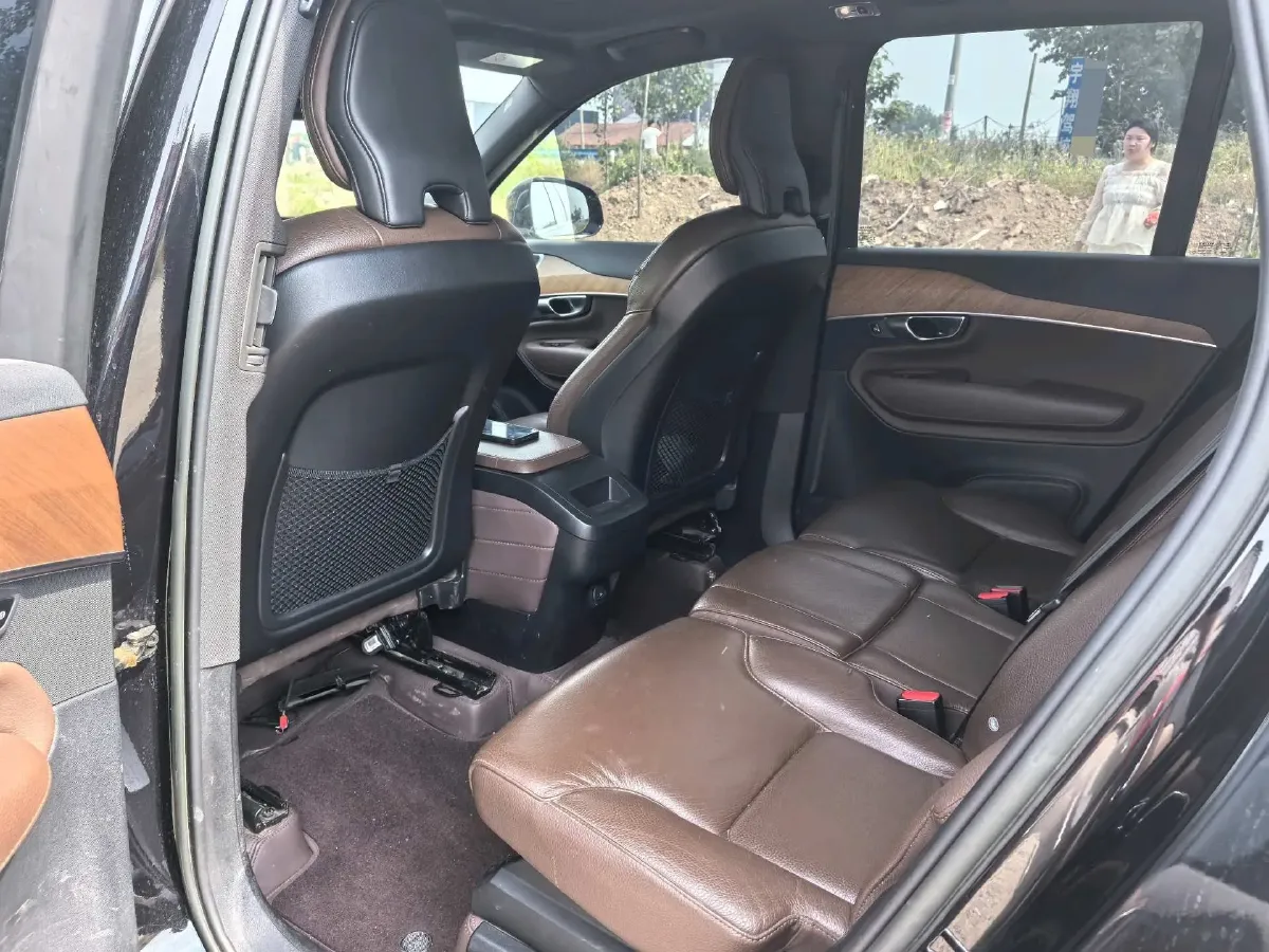 2022 Volvo XC90 2.0T 250HP L4 8AT,autocango,china used car exporter,china ev exporter,chinese used car exporter,chinese used ev exporter