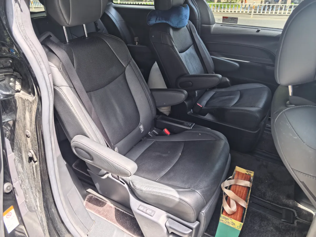 2021 Toyota Sienna 2.5L 192HP L4 E-CVT Hybrid,autocango,china used car exporter,china ev exporter,chinese used car exporter,chinese used ev exporter