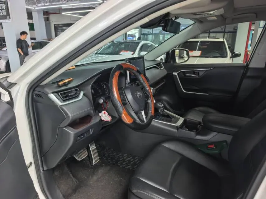 2022 Toyota RAV4 2.0L 171HP L4 CVT,autocango,china used car exporter,china ev exporter,chinese used car exporter,chinese used ev exporter