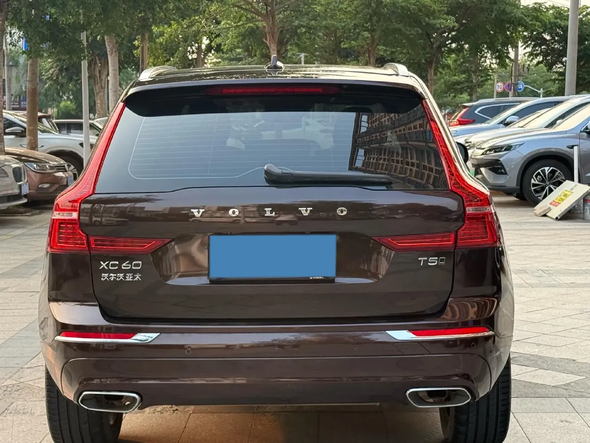 2021 Volvo XC60 2.0T 250HP L4 8AT,autocango,china used car exporter,china ev exporter,chinese used car exporter,chinese used ev exporter