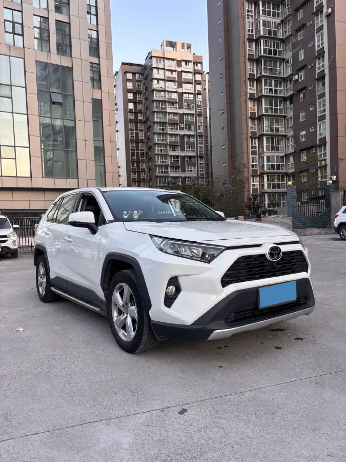 2021 Toyota RAV4 2.0L 171HP L4 CVT,autocango,china used car exporter,china ev exporter,chinese used car exporter,chinese used ev exporter