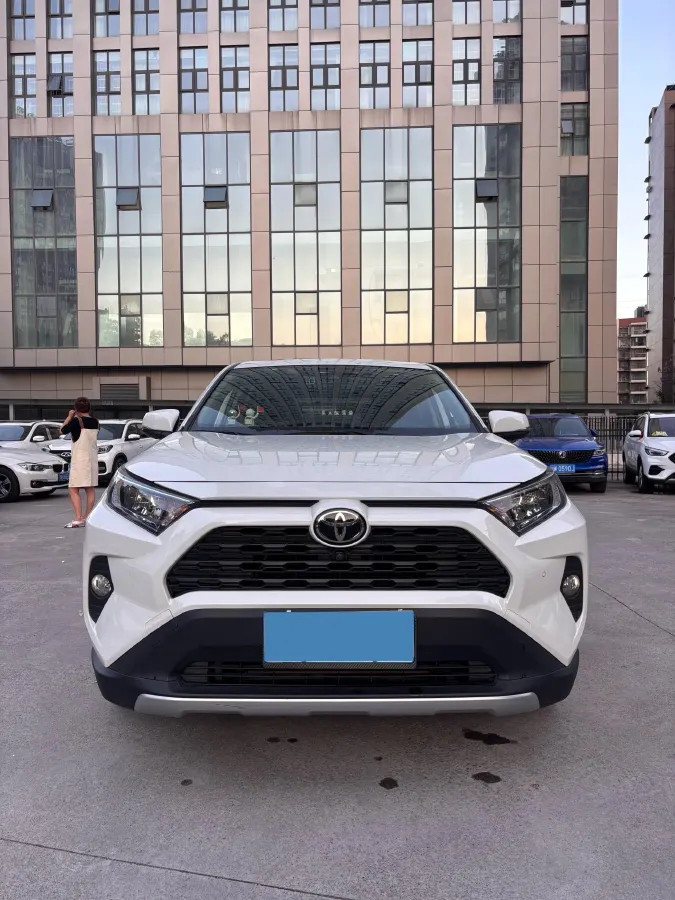 2021 Toyota RAV4 2.0L 171HP L4 CVT,autocango,china used car exporter,china ev exporter,chinese used car exporter,chinese used ev exporter