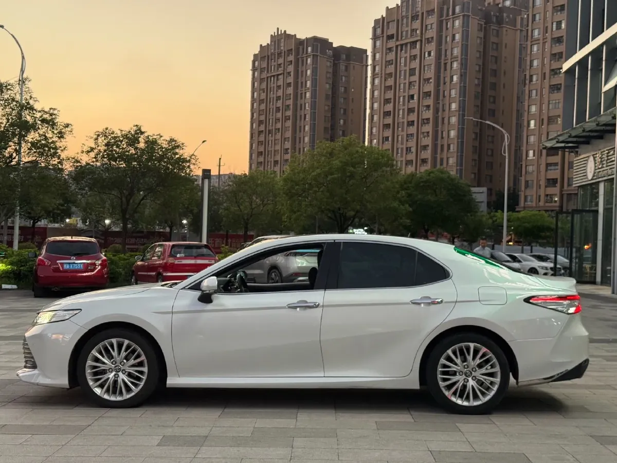 2019 Toyota Camry 2.5L 209HP L4 8AT,autocango,china used car exporter,china ev exporter,chinese used car exporter,chinese used ev exporter