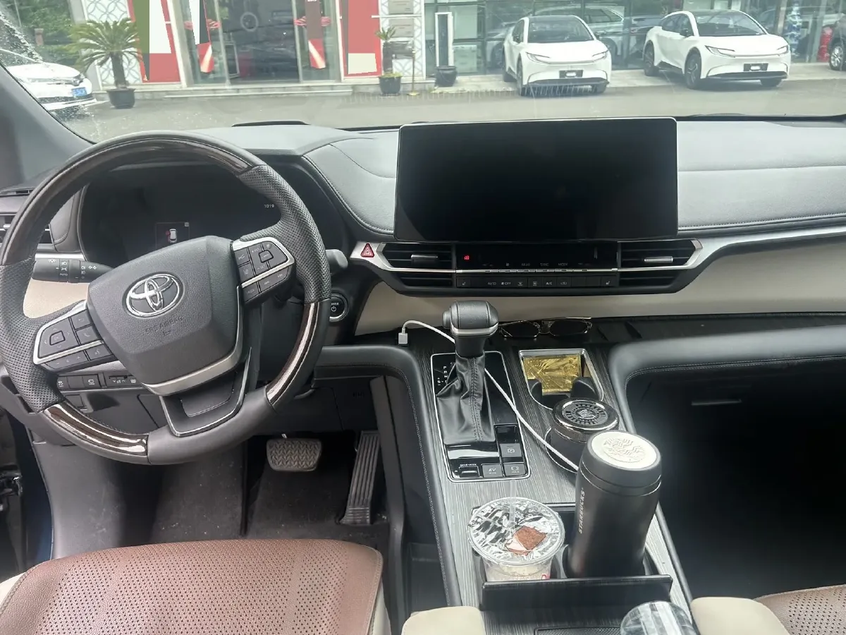 2024 Toyota Granvia 2.5L 189HP L4 E-CVT Hybrid,autocango,china used car exporter,china ev exporter,chinese used car exporter,chinese used ev exporter